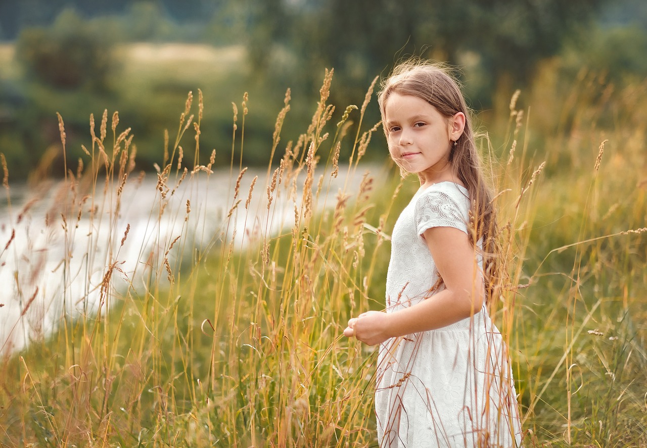 girl, nature, child-2172318.jpg